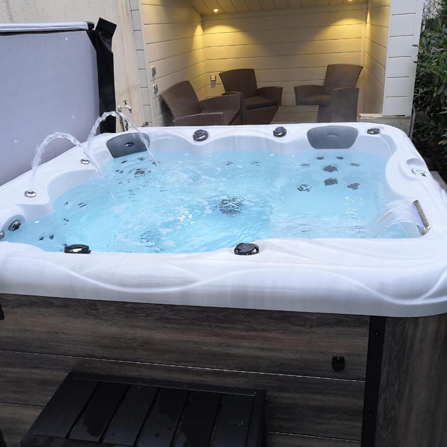 O Rethel Jacuzzi, Gite Ardennes Екстериор снимка