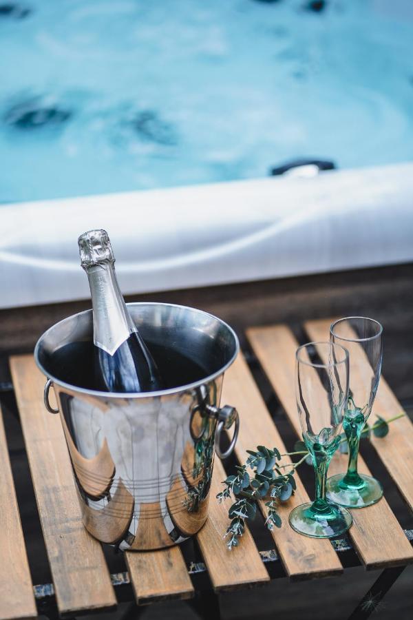 O Rethel Jacuzzi, Gite Ardennes Екстериор снимка