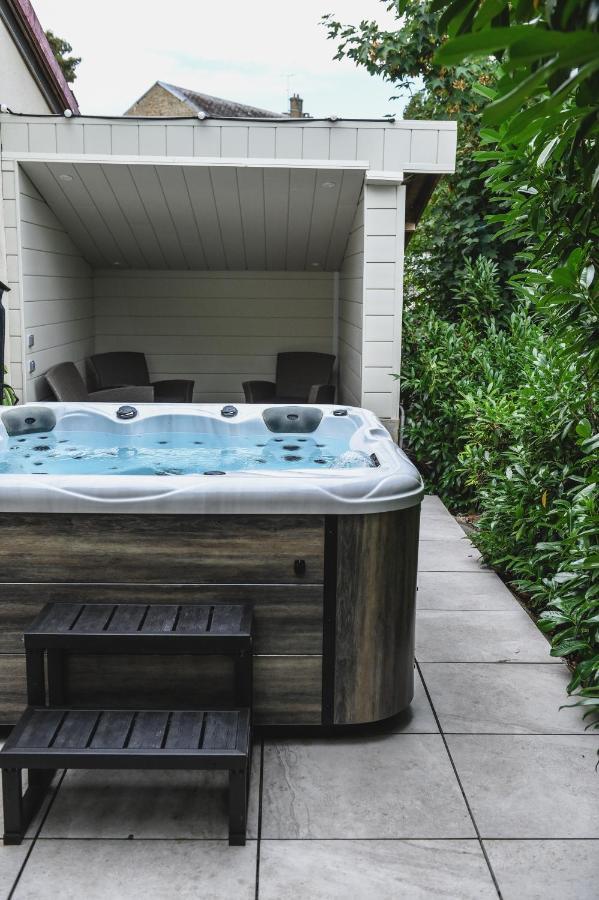 O Rethel Jacuzzi, Gite Ardennes Екстериор снимка
