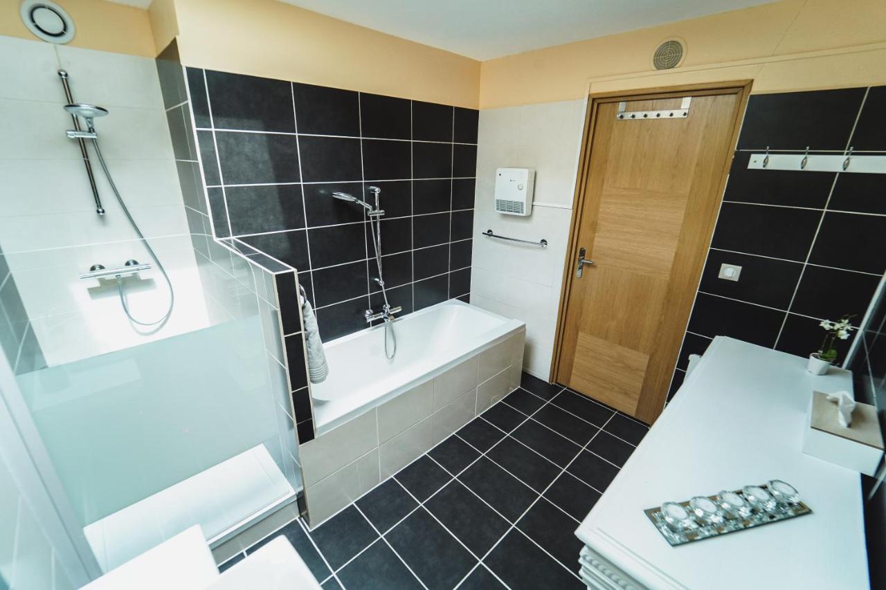 O Rethel Jacuzzi, Gite Ardennes Екстериор снимка