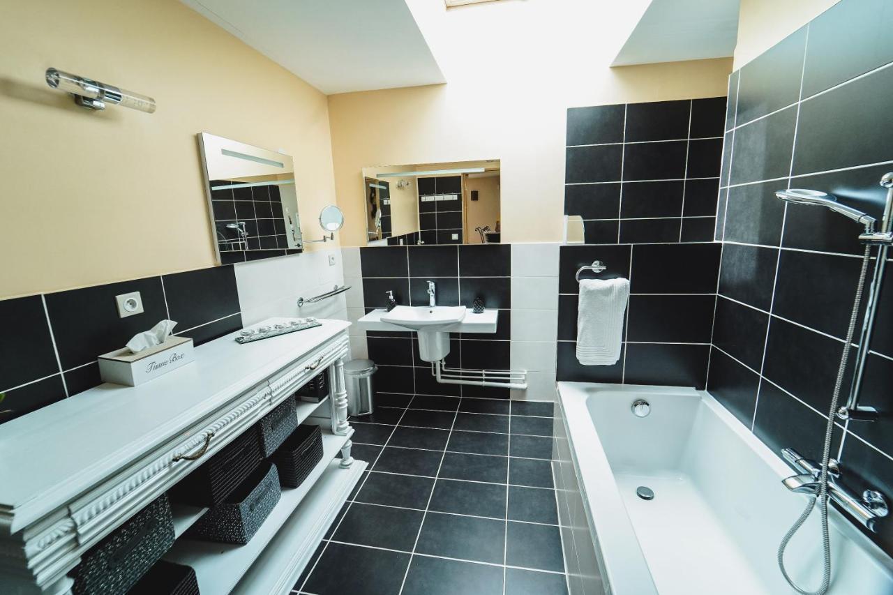 O Rethel Jacuzzi, Gite Ardennes Екстериор снимка